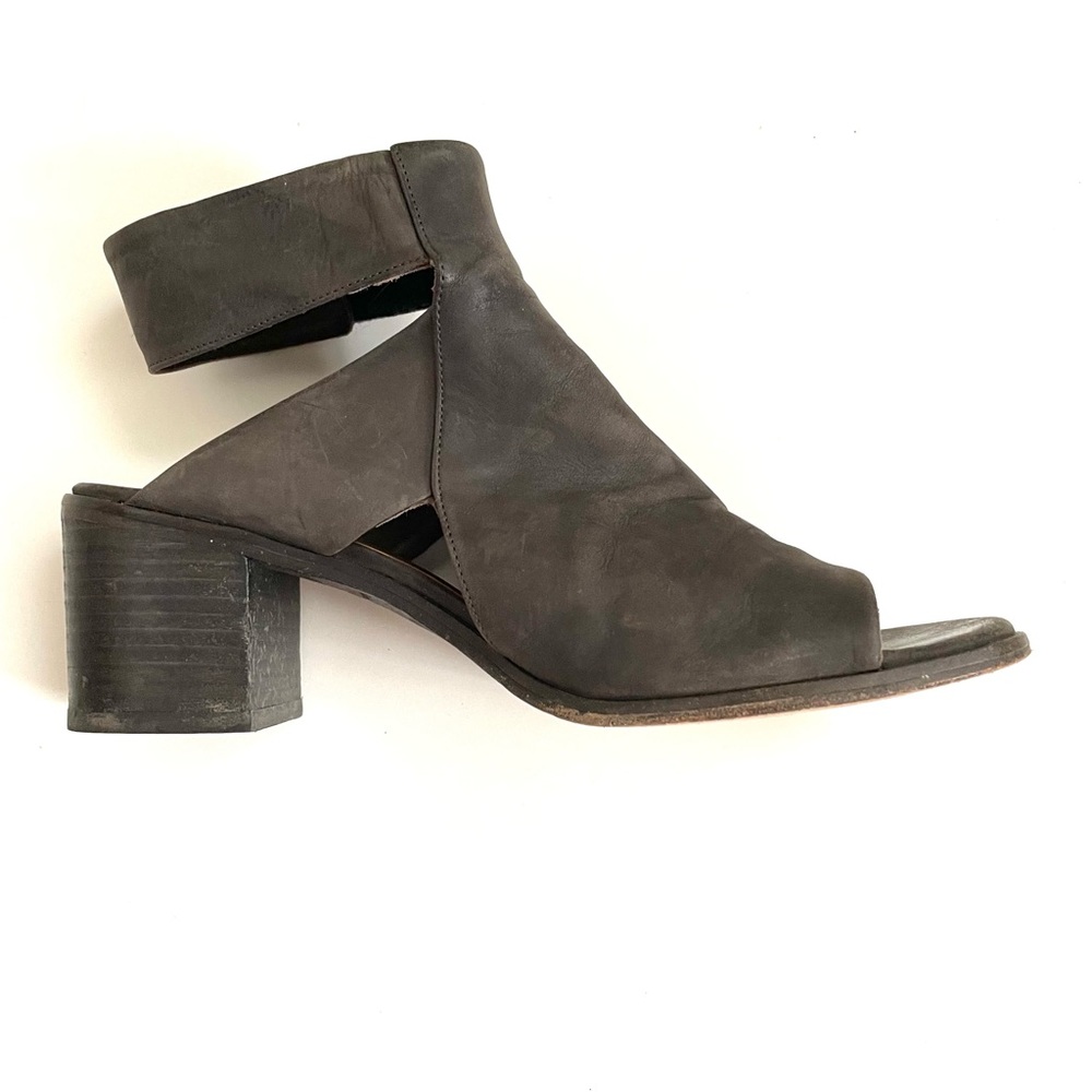 Coclico Leather Slingback Sandals - Picture 7 of 13